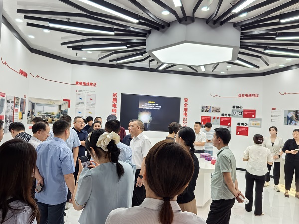 走进标杆企业 聚力提质增效，西城蓬业参与主题交流活动